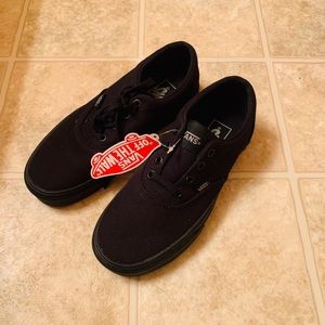 ALL BLACK VANS